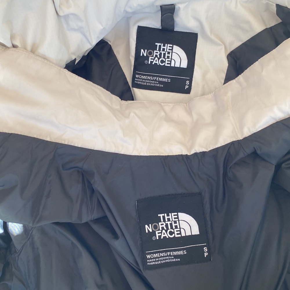 The North face double shelled jacket / size S / white and grey - Picture 8 of 16